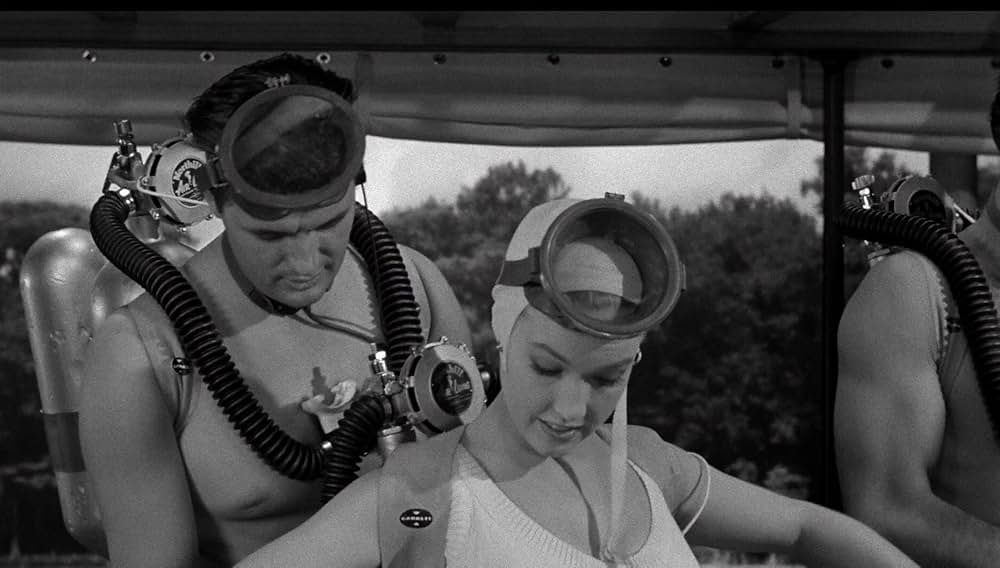 半魚人我らの中を往くの画像