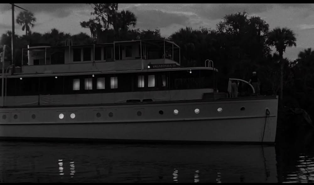 半魚人我らの中を往くの画像