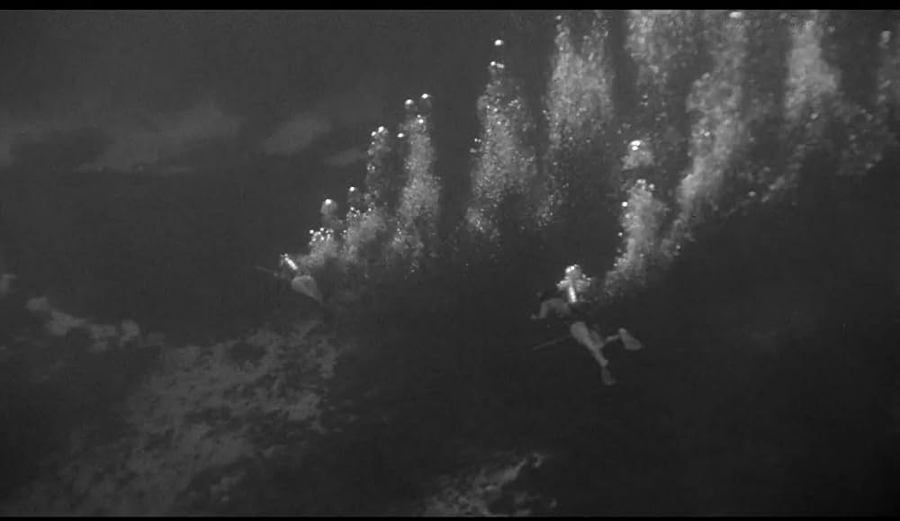 半魚人我らの中を往くの画像