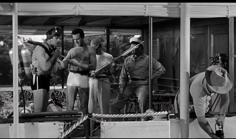 半魚人我らの中を往くの画像