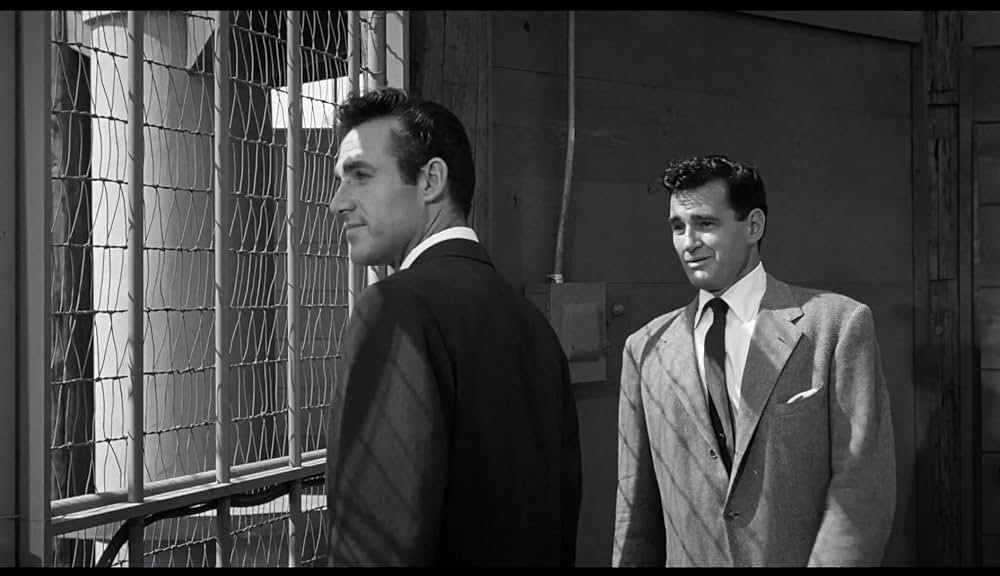 半魚人我らの中を往くの画像