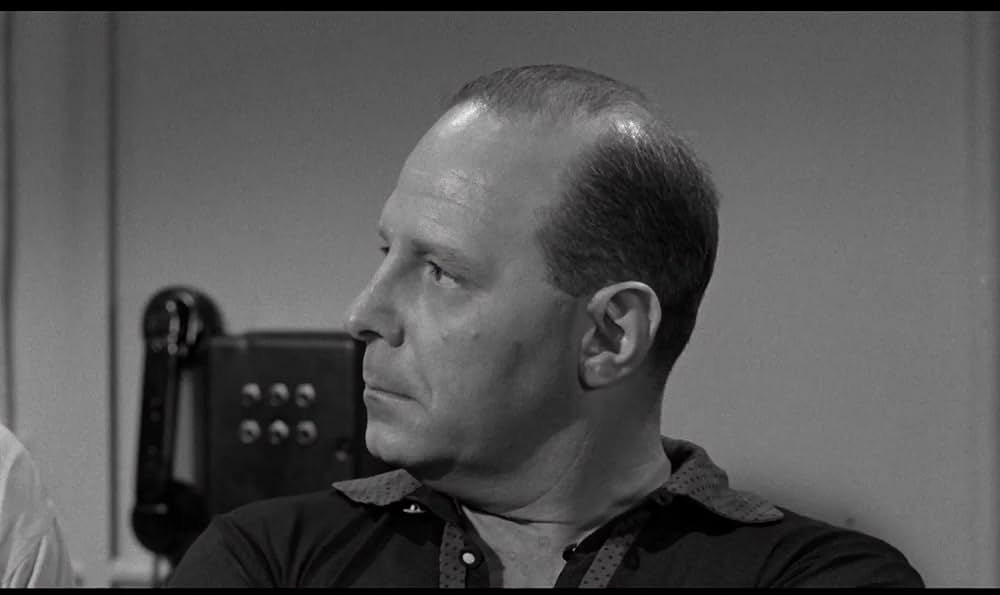 半魚人我らの中を往くの画像