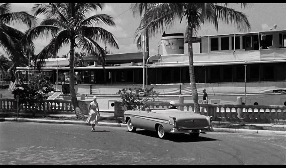 半魚人我らの中を往くの画像