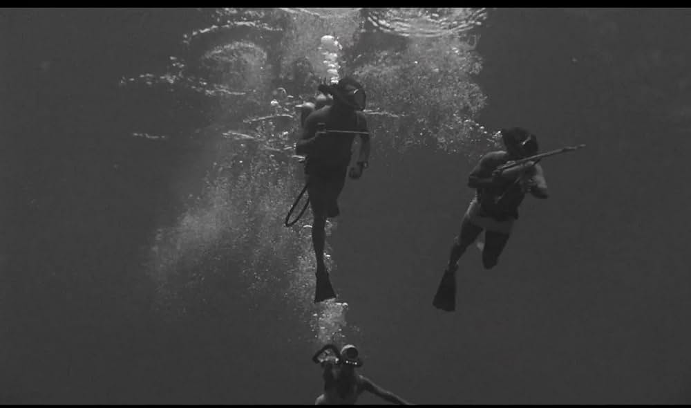 半魚人我らの中を往くの画像