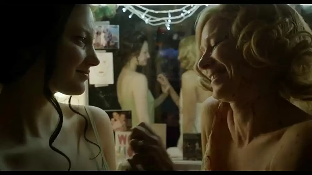 「バードマン あるいは（無知がもたらす予期せぬ奇跡）」ナオミ・ワッツ & アンドレア・ライズボローの画像