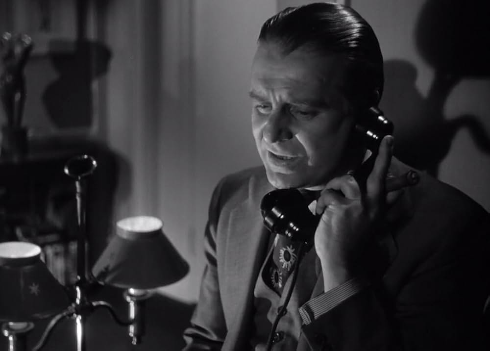 真夜中のスパイの画像