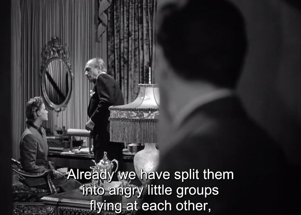 真夜中のスパイの画像