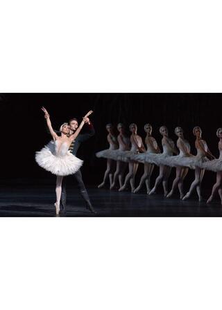 英国ロイヤル・バレエ＆オペラ in シネマ 2024/25 ロイヤル・バレエ『白鳥の湖』のポスター
