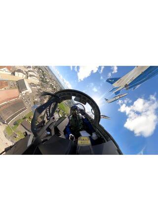 ブルーインパルスの空へのポスター