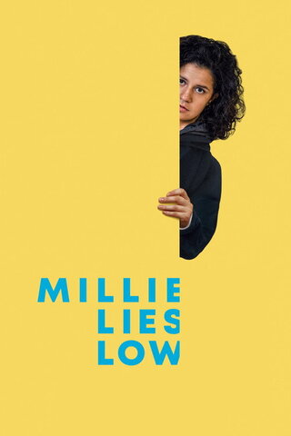 Millie Lies Low（原題）のポスター