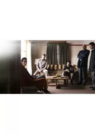 美しい湖の底のポスター