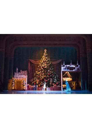 英国ロイヤル・オペラ・ハウス シネマシーズン 2021/22 ロイヤル・バレエ「くるみ割り人形」のポスター