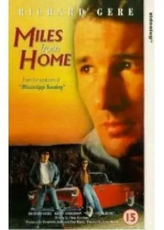 マイルズ・フロム・ホームのポスター