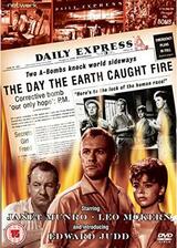 The Day the Earth Caught Fire（原題）のポスター