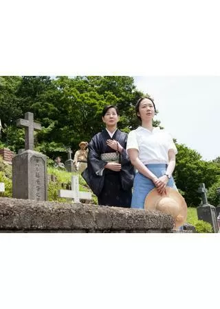 母と暮せばのポスター