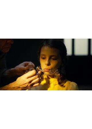 イヤーウィグ/氷の⻭を持つ少女のポスター