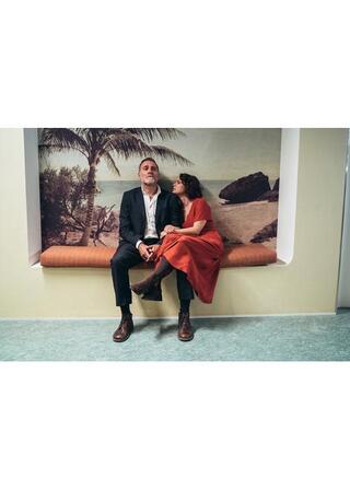 にもかかわらずのポスター